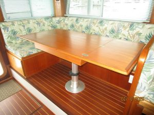 salon, Great Harbour N37, trawler for sale
