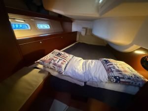 bed, Hanse 575, sailboat for sale