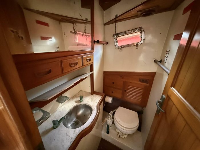 bath, Victory Tug 37, trawler for sale