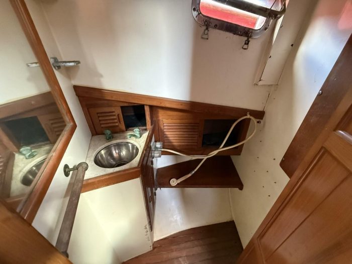 bath, Victory Tug 37, trawler for sale