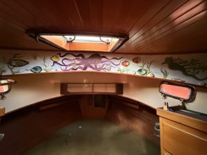 bed, Victory Tug 37, trawler for sale