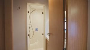 bath, Bali 5.2, catamaran for sale