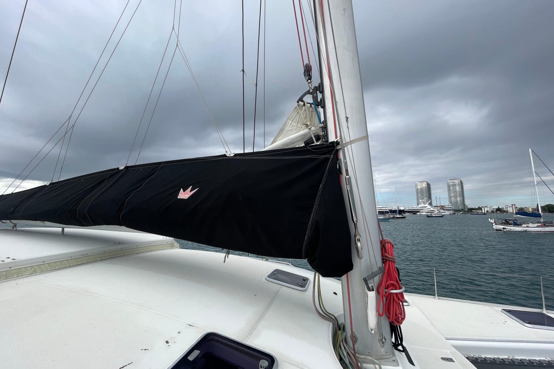 2004 Lagoon 570