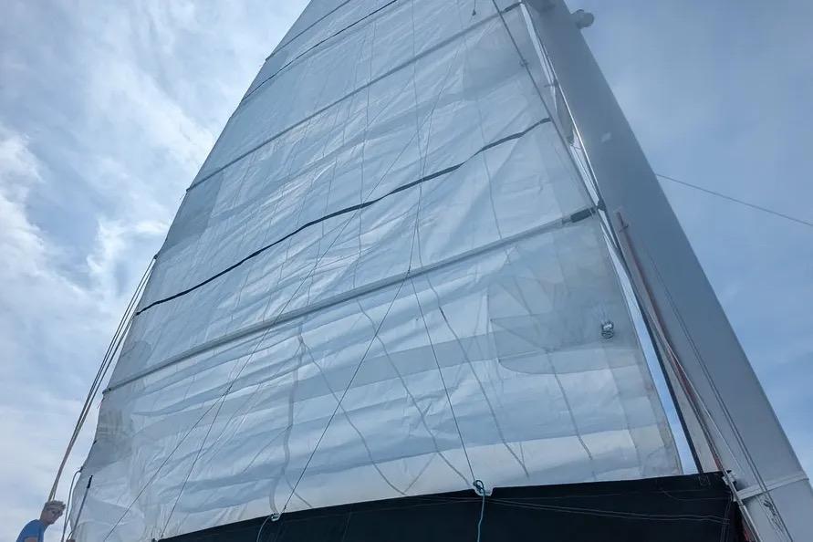 2004 Lagoon 570