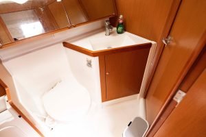 bath, Beneteau 41.1 Oceanis, sailboat for sale