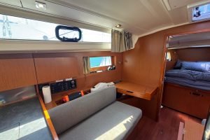 salon, Beneteau 41.1 Oceanis, sailboat for sale