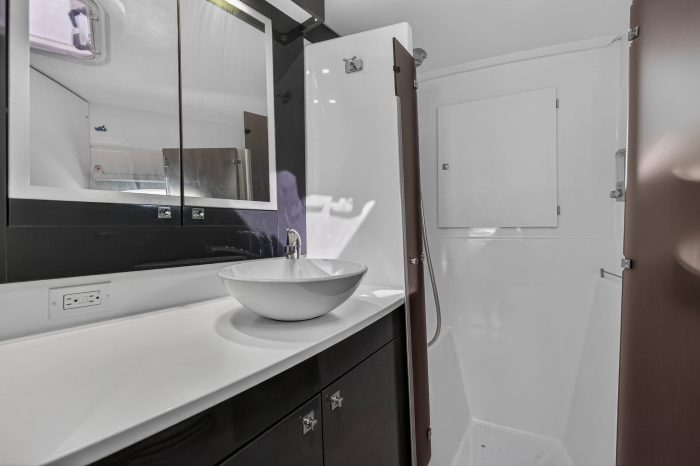 bath, FP 44 Helia, catamaran for sale