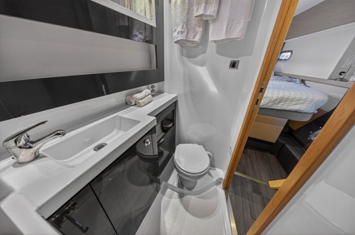 bath, FP 44 Helia, catamaran for sale