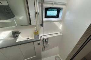 bath, Leopard 45, catamaran for sale
