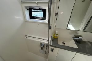 bath, Leopard 45, catamaran for sale
