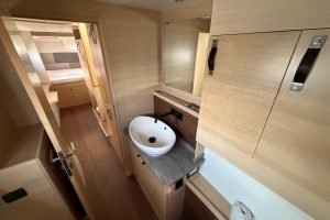 bath, C-Cat 48, catamaran for sale