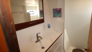 bath, Catana 471, catamaran for sale