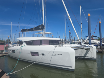 Lagoon 42