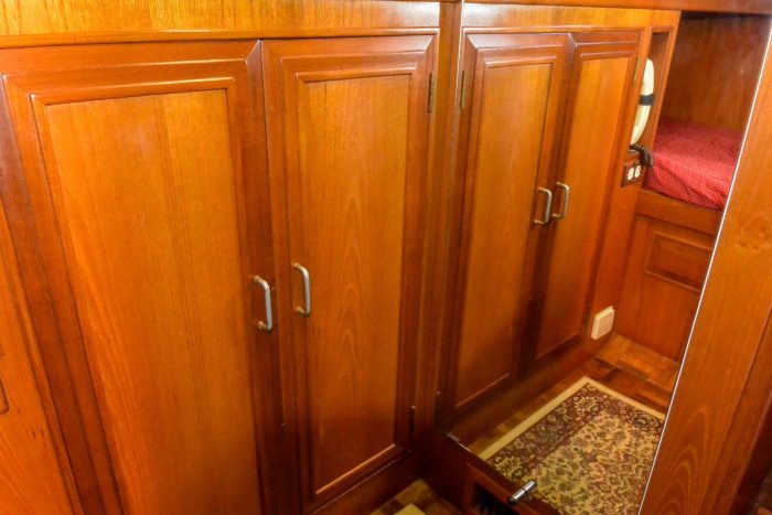 interior, Ocean Alexander 500, trawler for sale