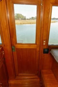 interior, Ocean Alexander 500, trawler for sale