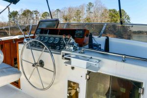 helm, Ocean Alexander 500, trawler for sale