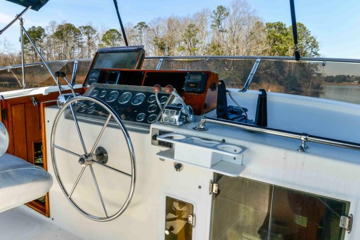 helm, Ocean Alexander 500, trawler for sale