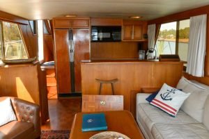 salon, Ocean Alexander 500, trawler for sale
