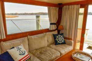 salon, Ocean Alexander 500, trawler for sale