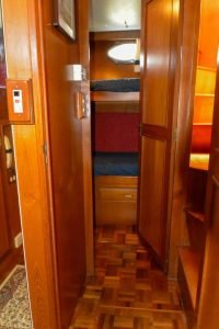 interior, Ocean Alexander 500, trawler for sale