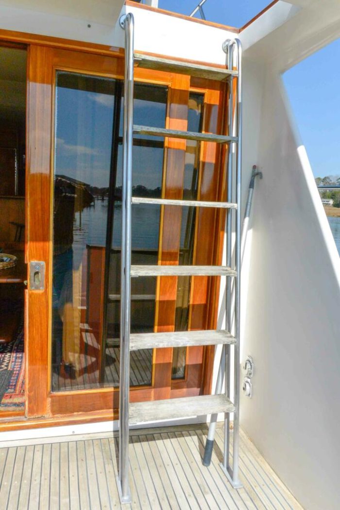 exterior, Ocean Alexander 500, trawler for sale