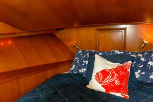bed, Ocean Alexander 500, trawler for sale