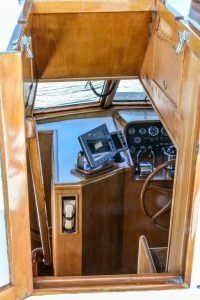 navigation station, Ocean Alexander 500, trawler for sale