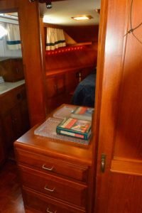 interior, Ocean Alexander 500, trawler for sale