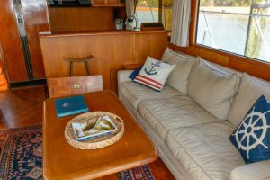 salon, Ocean Alexander 500, trawler for sale