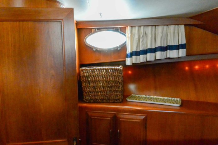 interior, Ocean Alexander 500, trawler for sale