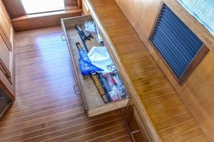 interior, Ocean Alexander 500, trawler for sale