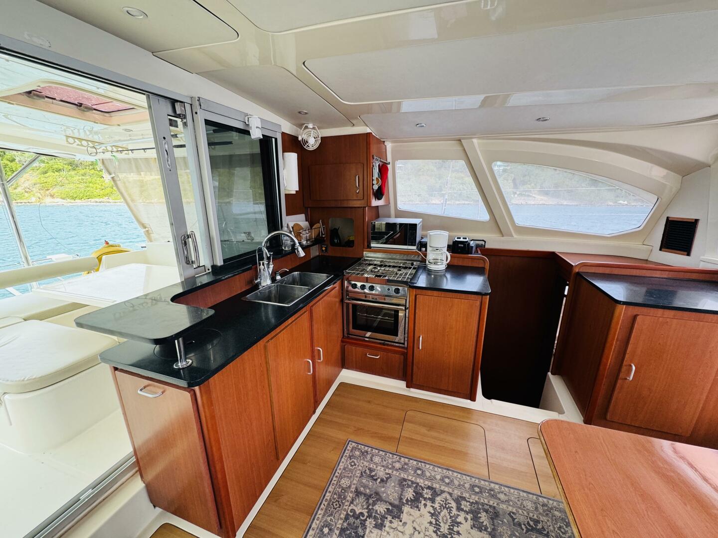 2011 Leopard 44