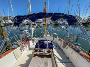 cockpit, Endeavour 37, sailboat for sale