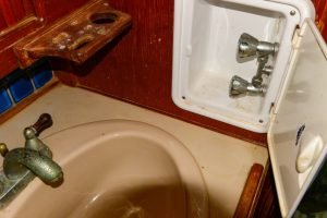 bath, Endeavour 37, sailboat for sale
