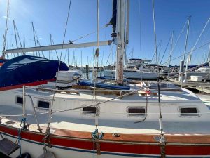 exterior, Endeavour 37, sailboat for sale
