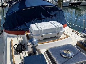 cockpit, Endeavour 37, sailboat for sale