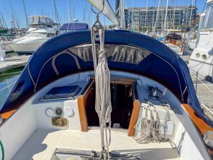 cockpit, Endeavour 37, sailboat for sale