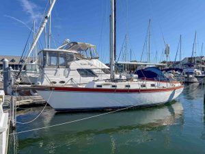 exterior, Endeavour 37, sailboat for sale