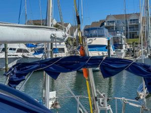 cockpit, Endeavour 37, sailboat for sale