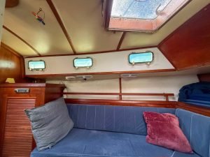 salon, Endeavour 37, sailboat for sale