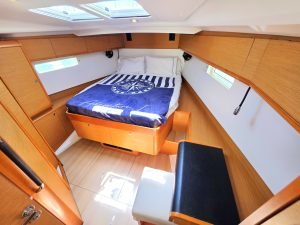 bed, Jeanneau 479 Sun Odyssey, sailboat for sale