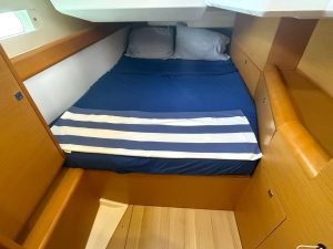 bed, Jeanneau 479 Sun Odyssey, sailboat for sale