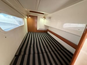 bed, Leopard 37 PC, trawler for sale