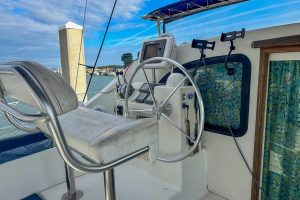 helm, Privilege 435, catamaran for sale