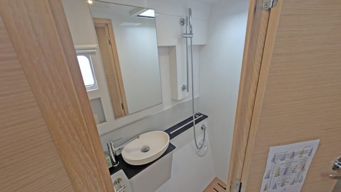 bath, Nautitech 40 Open, catamaran for sale