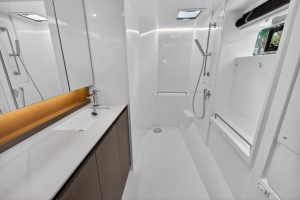bath, Leopard 50, catamaran for sale