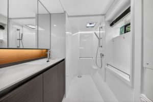 bath, Leopard 50, catamaran for sale