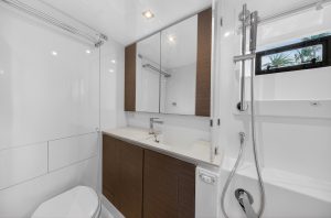 bath, Leopard 50, catamaran for sale
