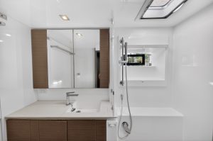 bath, Leopard 50, catamaran for sale