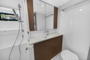 bath, Leopard 50, catamaran for sale